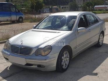Mercedes Benz C Klasa W203 -  kompletan auto u delovima
