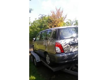 Kia Carens - kompletan auto u delovima