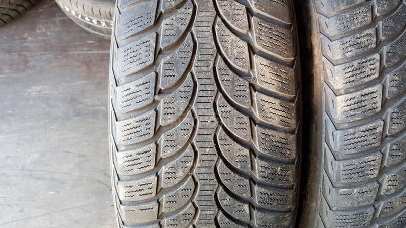 Bridgestone 225/55 R17 Zimska