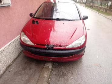 Peugeot 206 - kompletan auto u delovima