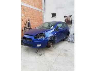 Fiat Grande Punto 2006. god. - kompletan auto u delovima