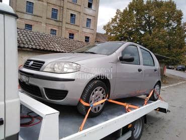 Fiat Punto 2005. god. -  kompletan auto u delovima