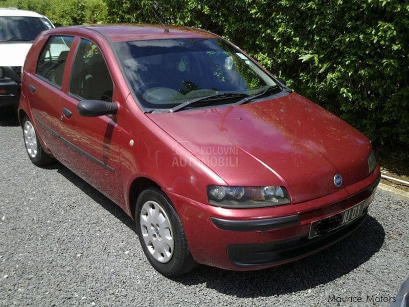 Fiat Punto 2001. god. - kompletan auto u delovima