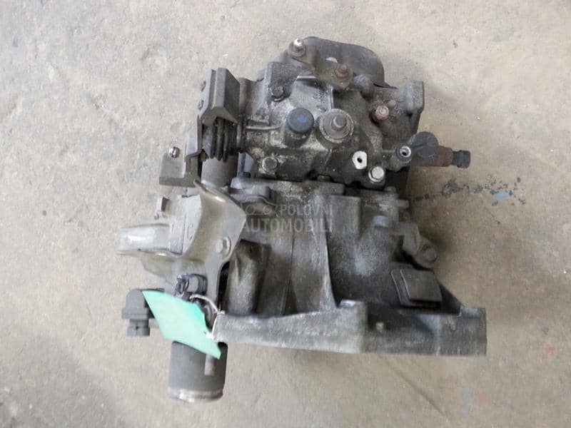 Fiat Punto 2009. god. - kompletan auto u delovima