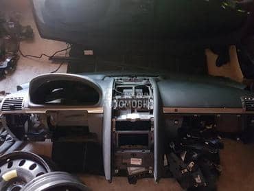 Instrument tabla sa aribagom za Peugeot 407