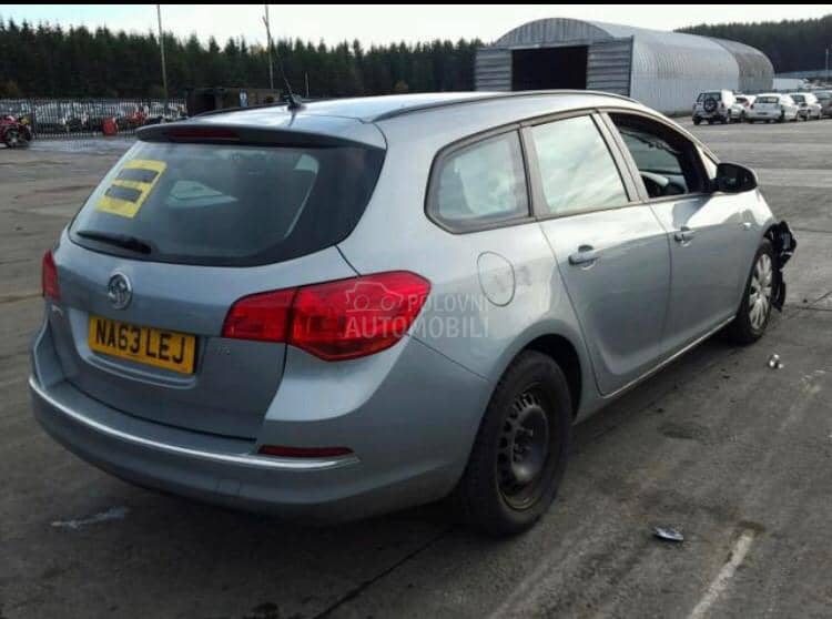 Opel Astra J 2010. god. -  kompletan auto u delovima