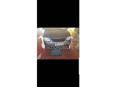 Branik za Volkswagen Touran od 2004. do 2006. god.