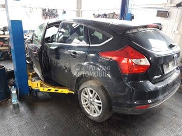 Ford Focus 2014. god. -  kompletan auto u delovima