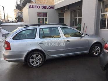 Škoda Octavia -  kompletan auto u delovima