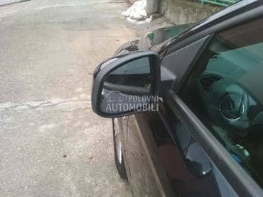Retrovizor bez zmigavca za Ford Mondeo od 2007. do 2010. god.
