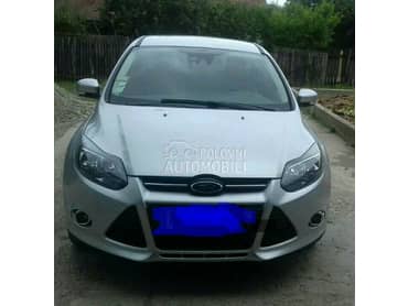 Ford Focus 2013. god. -  kompletan auto u delovima