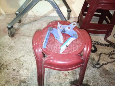 Makaze haube za Volkswagen Polo od 2002. do 2009. god.