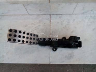 Papucica gasa za Mercedes Benz B 200