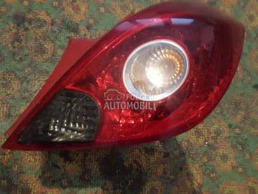 Desna lampa za Opel Corsa D
