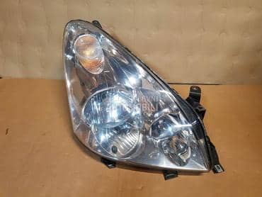 Desni Far za Toyota Corolla Verso od 2004. do 2008. god.