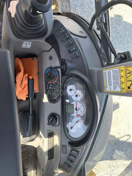 New Holland B15B