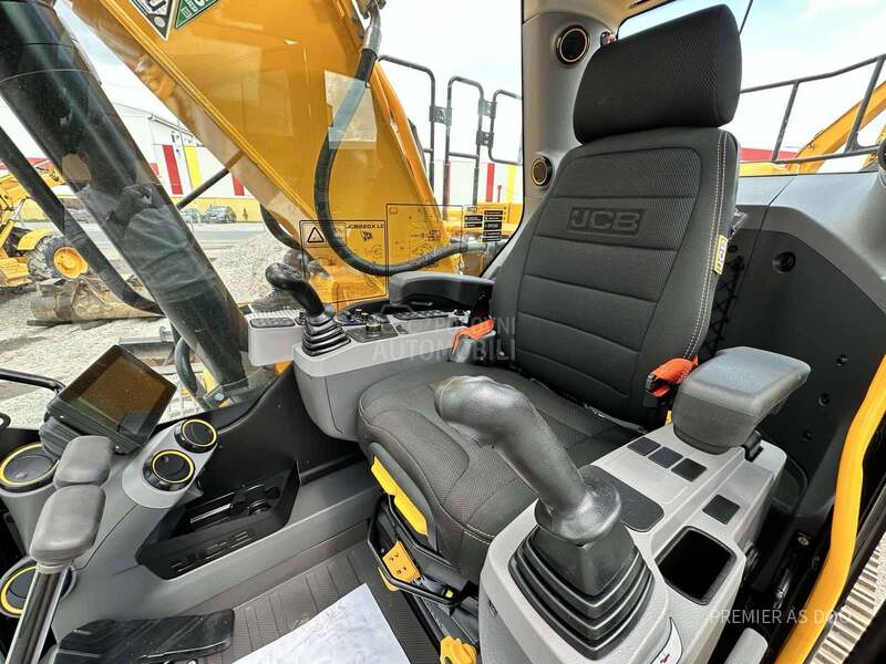 JCB 220X LC