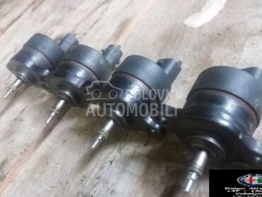 Regulator pritiska goriva1.9 za Alfa Romeo 147