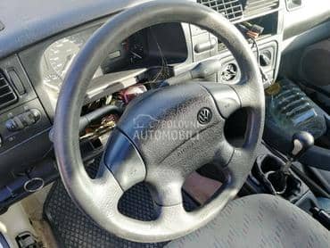 Volkswagen Golf 3 -  kompletan auto u delovima