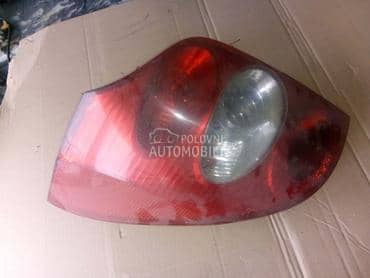 Stop svetlo levo za Renault Laguna od 2001. do 2008. god.