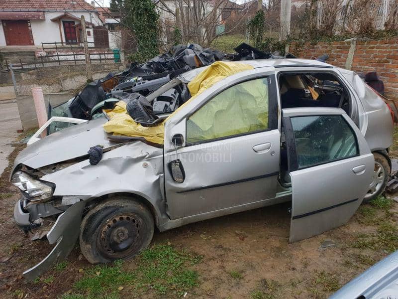 Fiat Punto -  kompletan auto u delovima