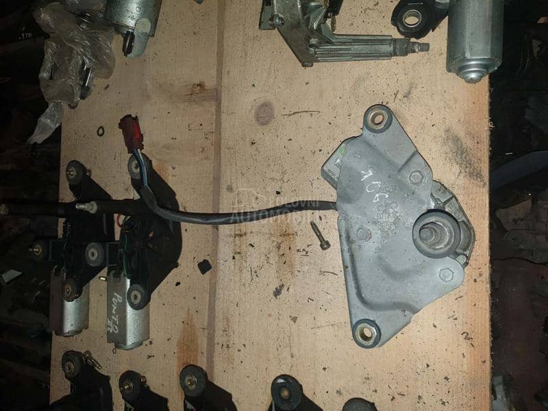 Zadnji motor brisaca