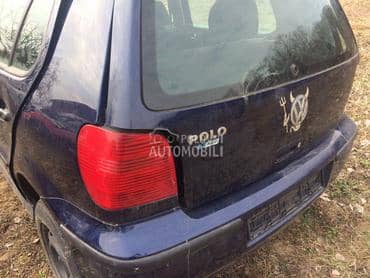 Volkswagen Polo 2001. god. -  kompletan auto u delovima