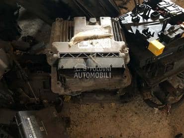 kompjuter motora za Volkswagen Golf 5 od 2003. do 2005. god.