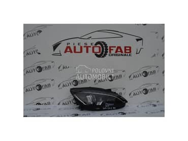 Far desni za Peugeot 308 od 2014. do 2018. god.