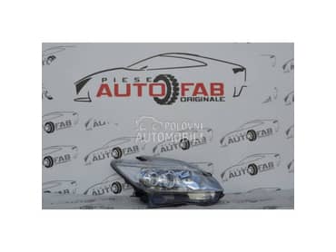 Far desni za Toyota Prius od 2010. do 2015. god.