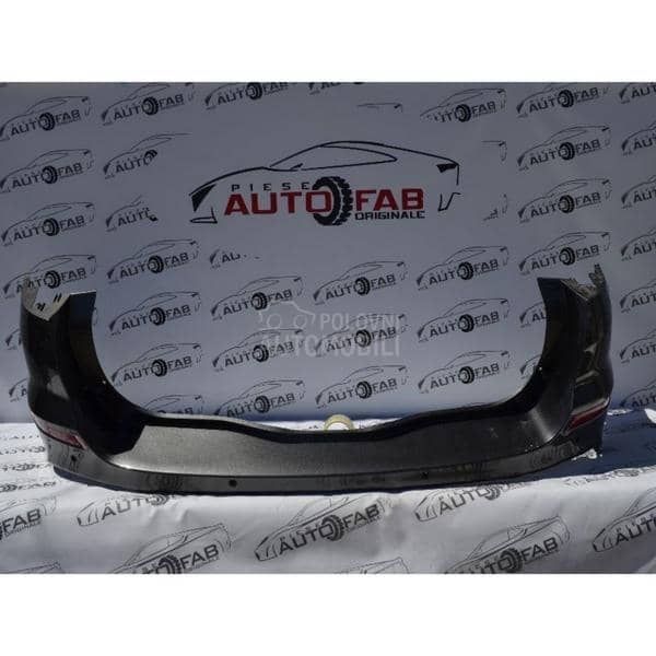 Zadnji branik karavan