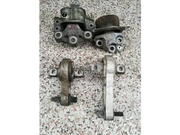 Nosaci motora z za Alfa Romeo 159