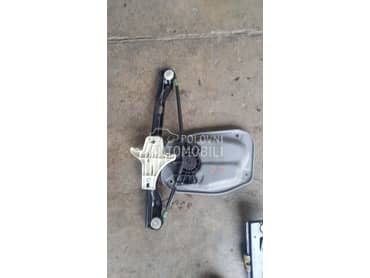 Zadnji desni podizac za Volkswagen Golf 5
