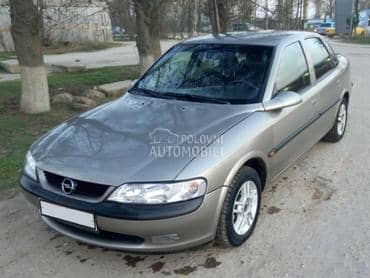 Opel Vectra B 1.8 -  kompletan auto u delovima