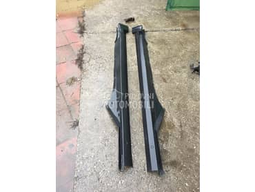 Plastike na pragovima za Volkswagen Passat B5.5