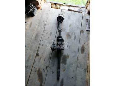 Poluosovina desna za Nissan Primera od 2002. do 2010. god.