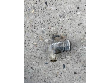 Kuciste termostata za Nissan Vanette od 1995. do 2002. god.