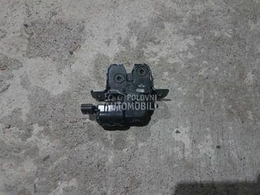 Brava gepeka za Renault Megane od 2009. do 2015. god.