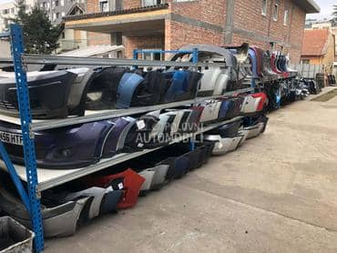 branik zadnji hecbek za Ford Focus od 2004. do 2007. god.