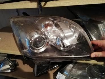 Desni Far -RESTAJLING Original za Toyota Avensis od 2006. do 2009. god.