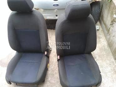 Enterijer i sedista za Ford Focus od 2004. do 2008. god.