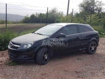 Opel Astra H -  kompletan auto u delovima