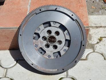 Ispravan zamajac za Volkswagen Golf 5 od 2005. do 2008. god.