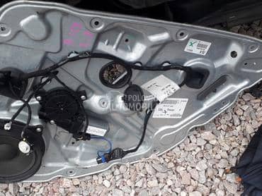 Zadnji desni podizac stakla za Alfa Romeo 159 od 2005. do 2010. god.