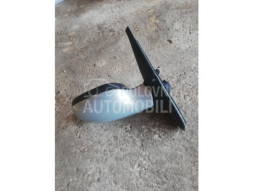 desni retrovizor za Renault Clio od 2000. do 2005. god.