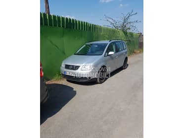 Volkswagen Touran - kompletan auto u delovima