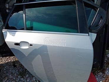 Zadnja desna vrata siva za Opel Insignia od 2009. do 2012. god.