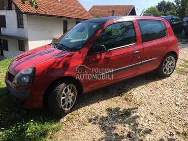 Renault Clio 2003. god. -  kompletan auto u delovima