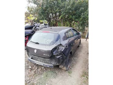 Fiat Bravo 2007. god. -  kompletan auto u delovima