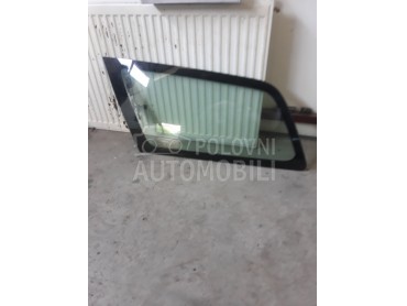 Bocno staklo za Ford Focus od 1998. do 2004. god.